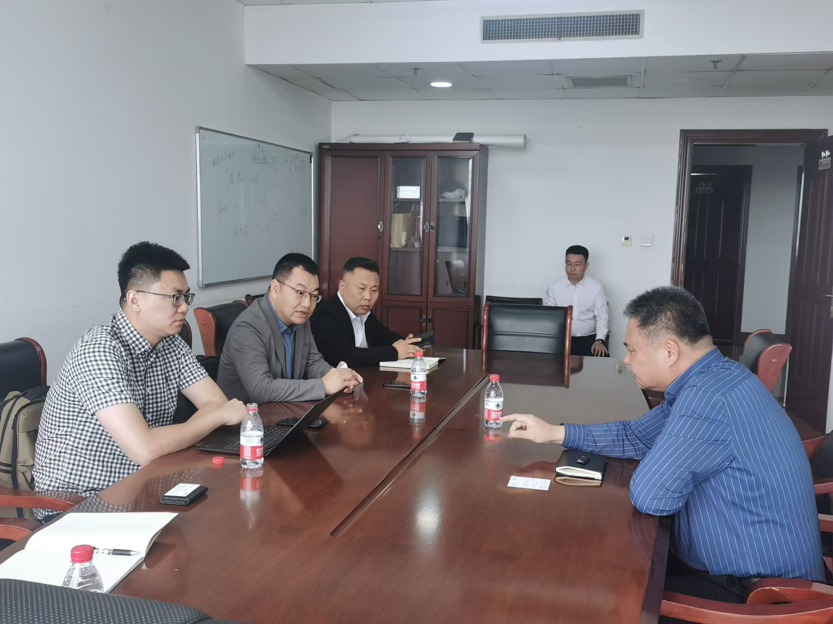 三能應(yīng)邀拜會(huì)齊齊哈爾市人民政府