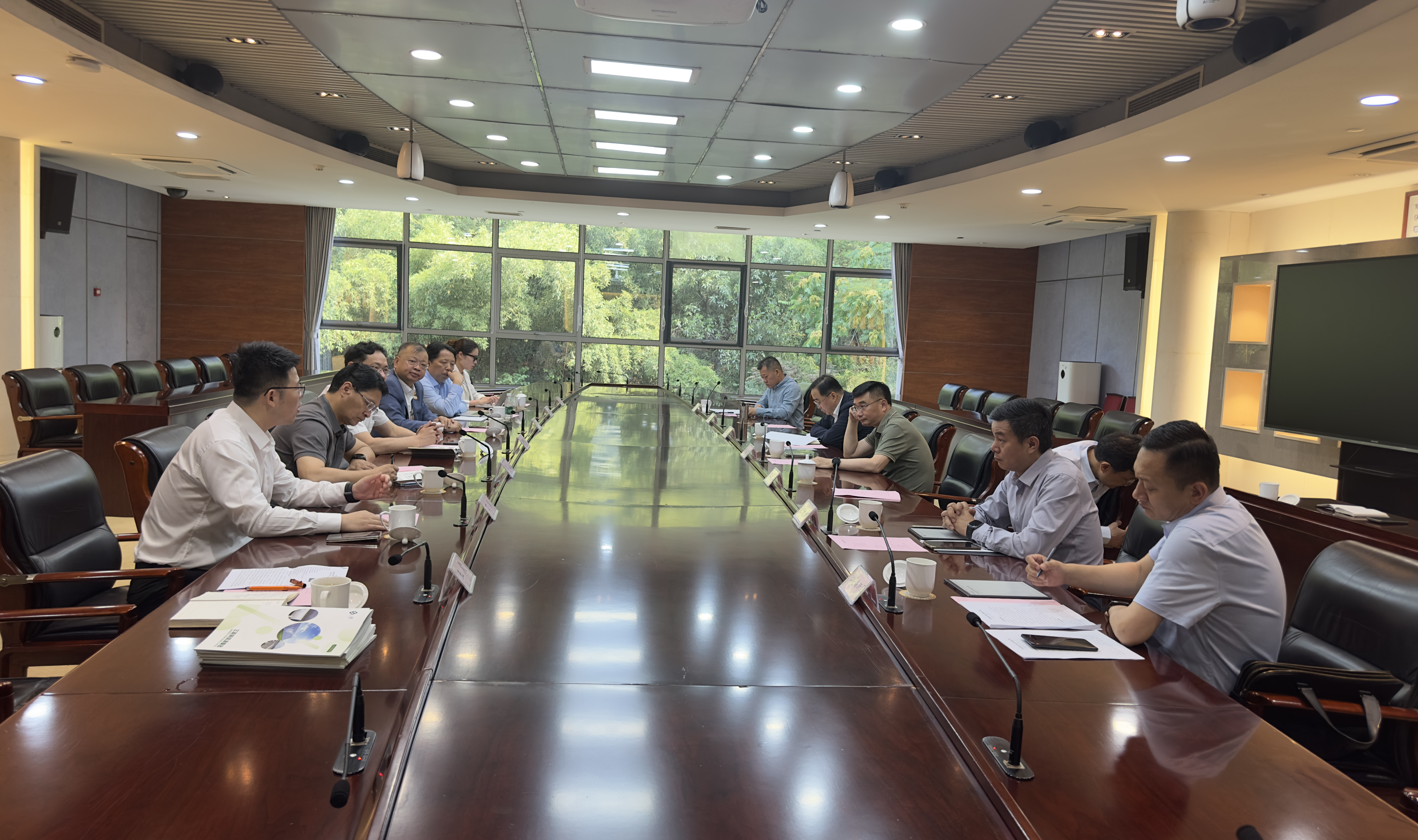 深化政校企合作—集團領導誠赴江寧共謀產業發展